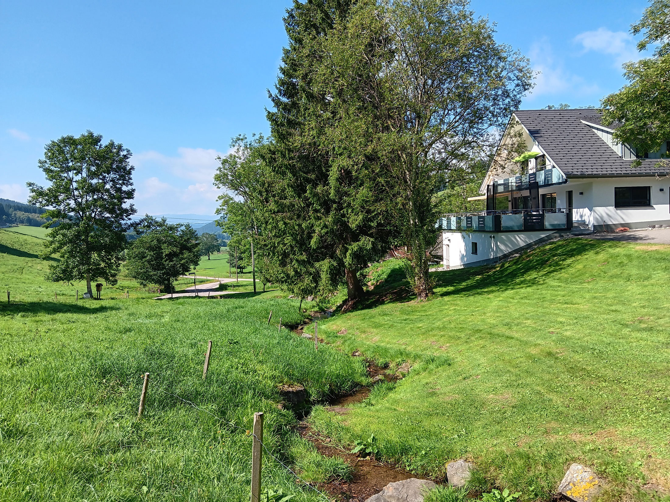 Haus Haid mit Hühnerbächle